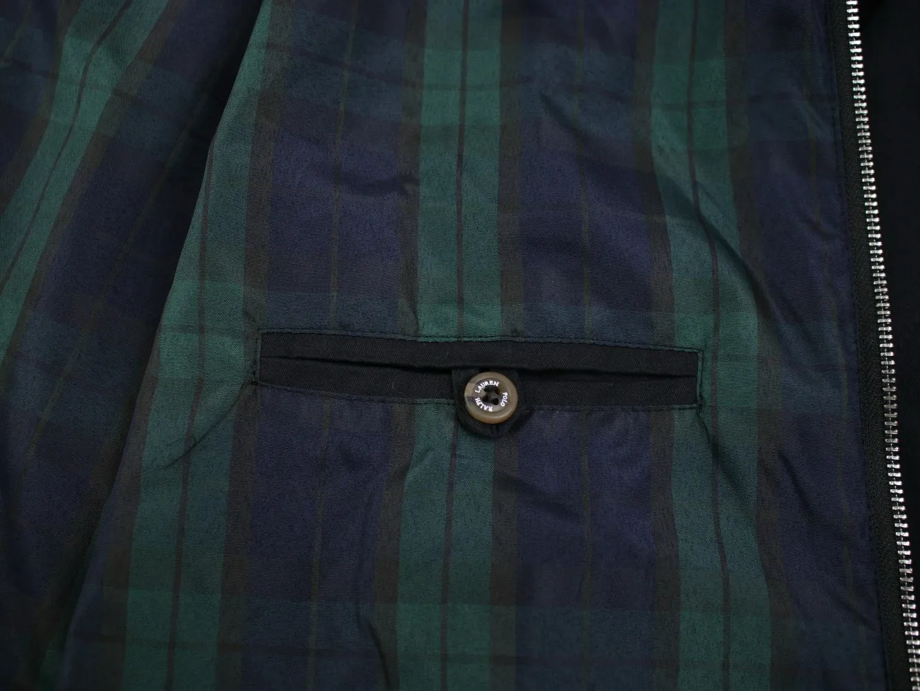🅿️330 new model number: B12 Ralph Lauren's new 2024 classic old money style stand collar executive zipper jacket 1️⃣Selected from high-quality original developed pure cotton fabrics, with customized plaid lining inside, the overall wearing effect is very soft and comfortable, 2️⃣The workmanship details are perfectly controlled, the chest is exquisitely embroidered with small logos, and the dropped shoulders are made of splicing technology to create a unique design style that highlights your personality! The version is simple but not simple! 3️⃣ Complete with tag accessories, unisex design, and a very versatile jacket for men and women! Color: black, navy, khaki, green Size: S, M, L, XL